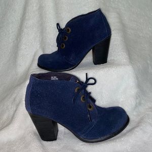 STEVE MADDEN, blue suede booties, size 5.5